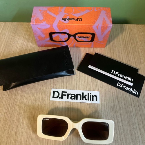 D.Franklin cream sunglasses like new with cases and accessories