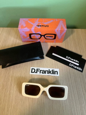D.Franklin cream sunglasses like new with cases and accessories