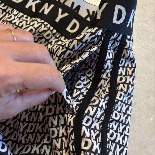 DKNY shorts new, black and white, size S