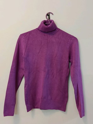 Artisti Italiani purple turtleneck like new, size XS