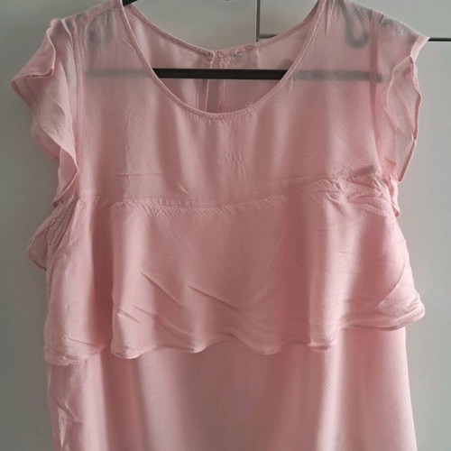 Sleeveless blouse with ruffles on sleeves size M like new