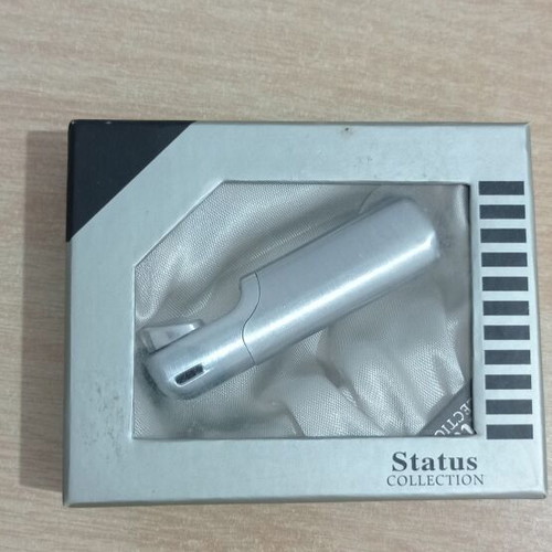 Status Collection gas lighter in silver, new, refillable with gift case