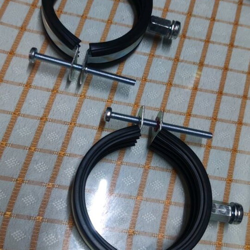 Black Split Pipe Clamps, 2 Pieces, New