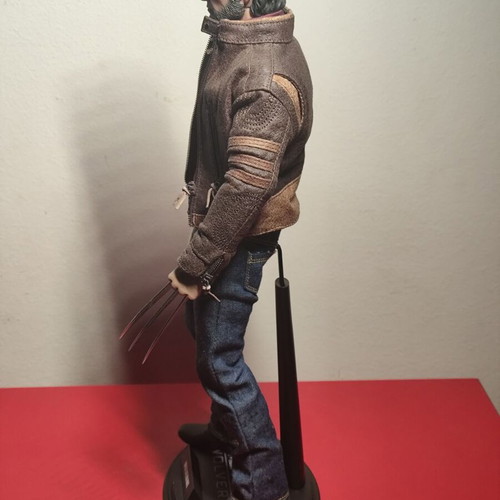 Hot Toys MMS103 X-Men Origins Wolverine Figure like new, 1/6 scale