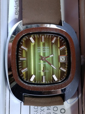 Victory vintage watch 1970, manual winding, green dial