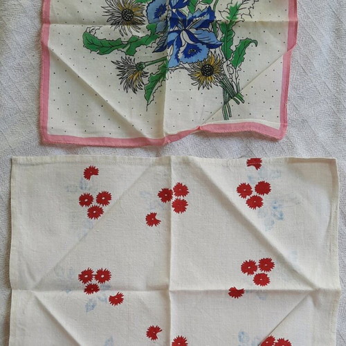 Vintage pocket handkerchiefs like new, pack of four multicolored