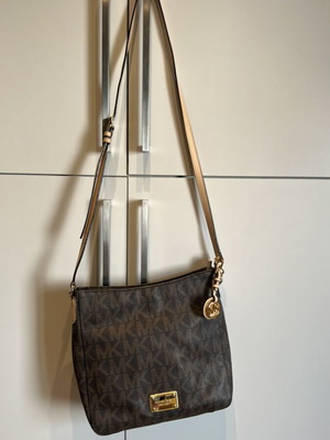 Кожена чанта Michael Kors, кафява, тип хиаcти