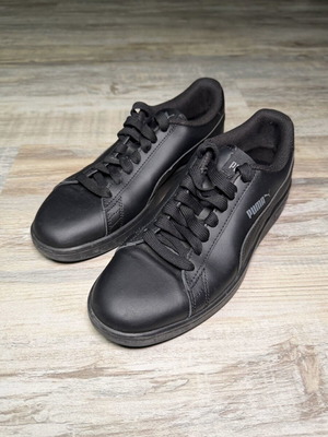 Puma low-top sneakers black women's size 38
