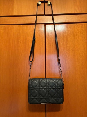 Women's shoulder bag like new, black