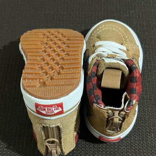 Vans Sk8-Hi Zip MTE Kids children's boots new size 19 brown