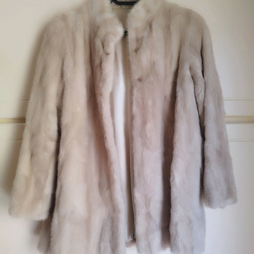 Natural fur like new in excellent condition