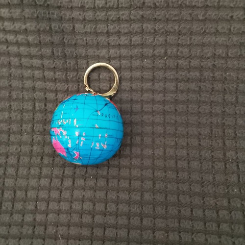 Collectible globe keychain 1980s new