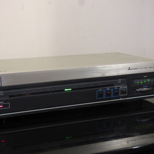 Mitsubishi DA-F11 analog radio used