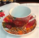 Χριστουγεννιάτικο σετ 12 τμχ. CHELSEA COUNTRY HOUSE ENGLAND Vintage  πορσελάνης του  καφέ από 6 φλιτζάνια και 6 πιατάκια....Αμεταχείριστο σε καπελιέρα!