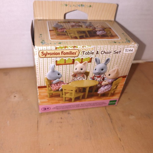 Epoch Sylvanian Family Table and Chair Set new, no figures