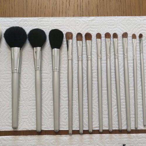 Makeup brushes used, set of 40 pieces with cleaner and accessories gift
