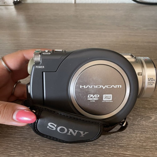 Sony Handycam DCR-DVD505 Vintage Camcorder like new
