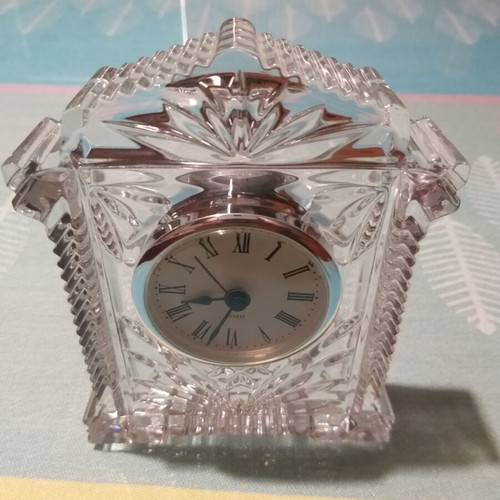Crystal table clock used, analog display