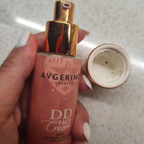 Avgerinos Cosmetics DD Face Cream 20SPF like new