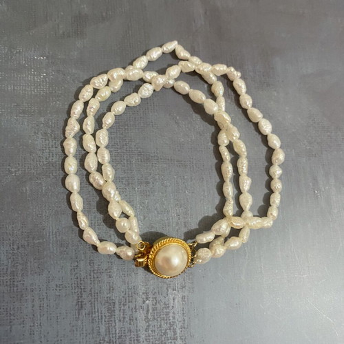 Pearl bracelet like new, length 19 cm, white and gold