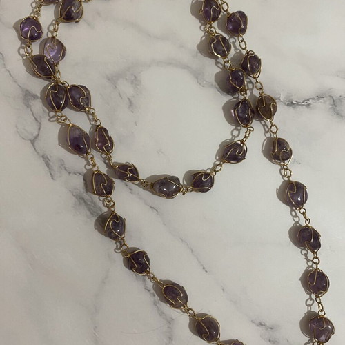 Amethyst bead necklace like new, purple and gold
