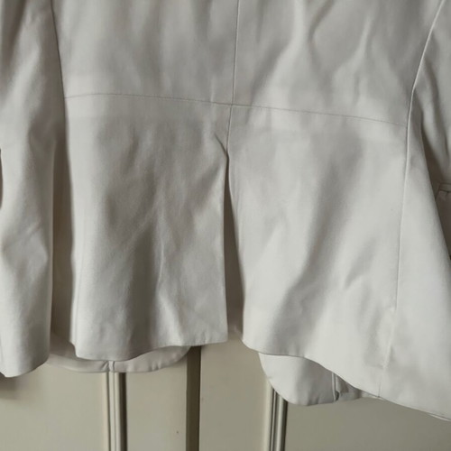 Express women's suit size 6 (S) white used, jacket with skirt
