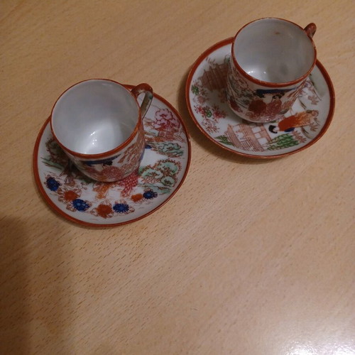 Set of vintage Chinese porcelain cups like new