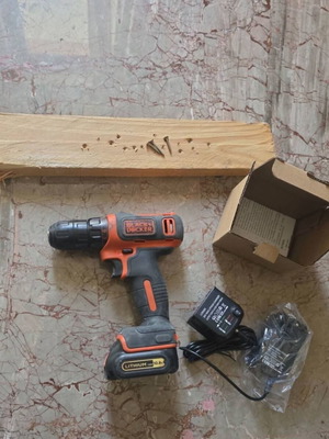 Black & Decker δραπανοκατσαβίδο μεταχειρισμένο με μπαταρία 10,8V και φορτιστή