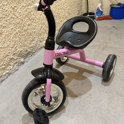 Children's Tricycle like new, fully functional