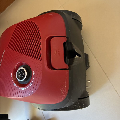 Bosch Series 2 Vacuum Cleaner like new, red, 600W, 3.5L bag