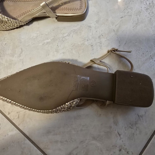 Seven women's mules like new, gold, size 39