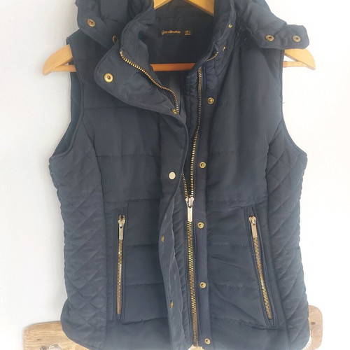 Sleeveless gilet Stradivarius