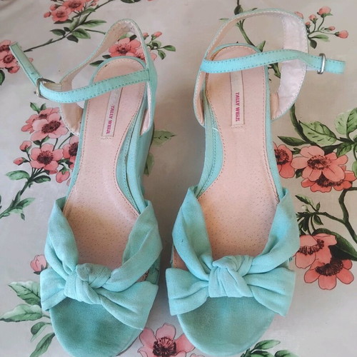 Mint suede platform sandals like new, size 40