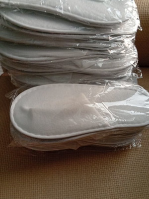 Disposable slippers pack of 15, new, white, one size