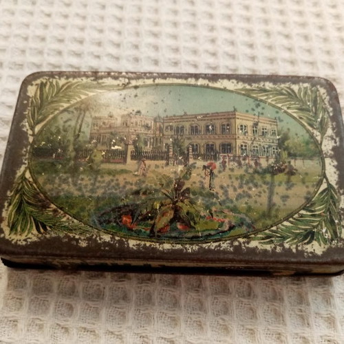 Phenix Nestor Gianaclis tin cigarette box vintage used