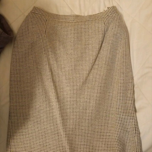 Lussile wool skirt knee-length like new, s/m, black and white