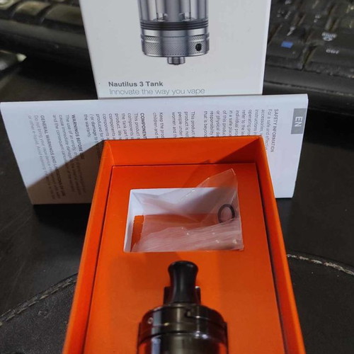 Nautilus 3 Aspire gunmetal used without extra glass