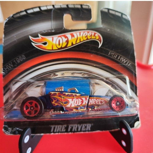 Hot Wheels Collectible 2-Pack – Tire Fryer (2003) & Blvd. Bruiser (2011)