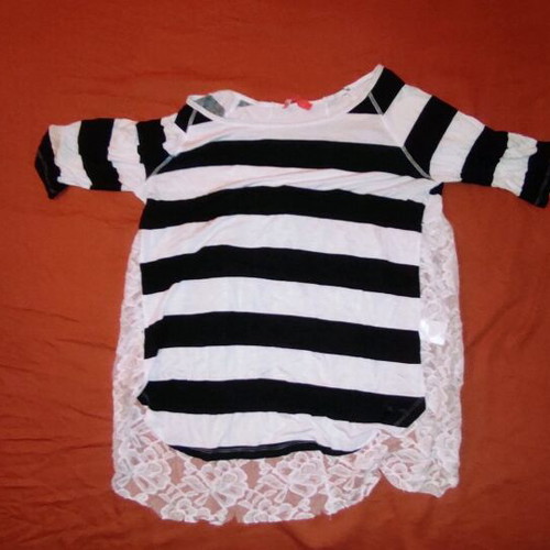 Lynne lace back top small like new