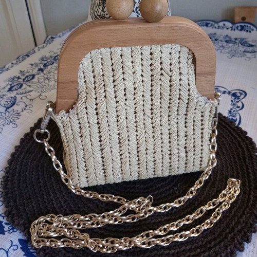 Handmade beige knitted shoulder bag with chain and lining new