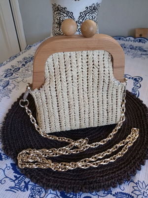 Handmade beige knitted shoulder bag with chain and lining new