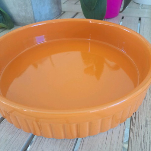 Ceramic baking dish like new, 24 cm diameter