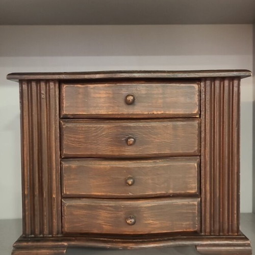 Vintage wooden jewelry box with 4 drawers
