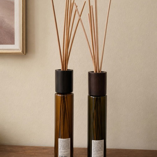 Reed Diffuser Set 2 Glass Bottles 230ml used, minimal design