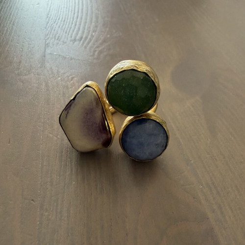 Vintage ring with stones like new, multicolor and gold