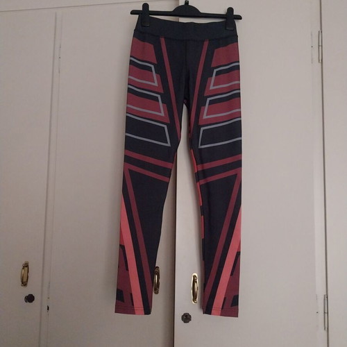 Gym leggings new size M, black with geometric patterns