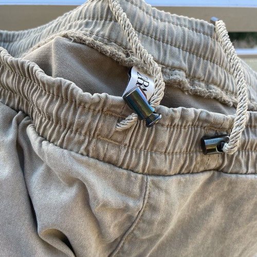 Khaki pants with elastic waist like new from ZARA