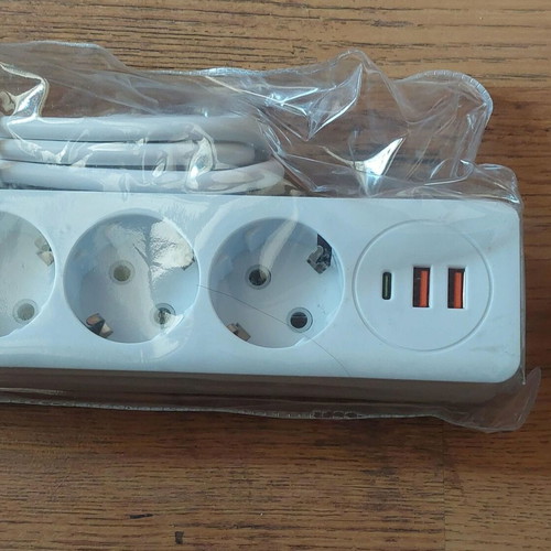 Electric power strip with 4 sockets, 2 USB-A and Type-C ports, 2500W