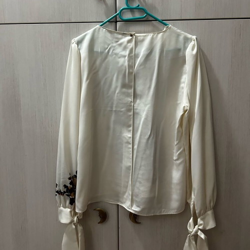 Zara shirt used with floral pattern and satin texture size L