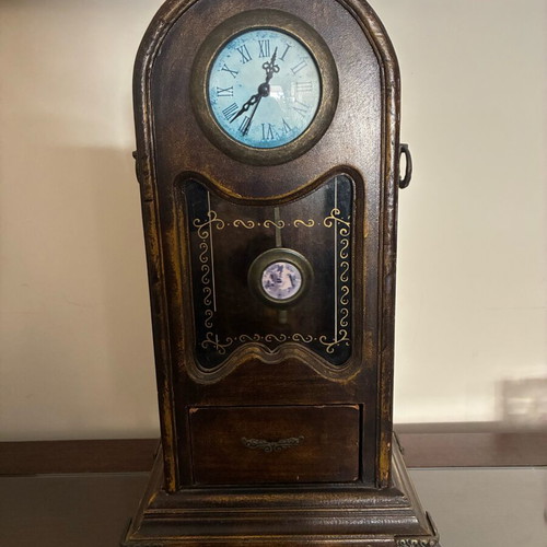 table clock